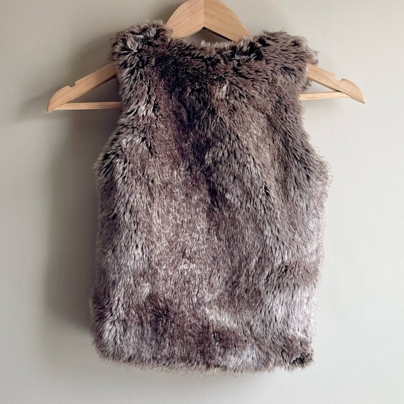 🎉HP 11/30🎉 Restoration Hardware Baby and Child LUXE Faux Fur Vest Velour lined - Picture 3 of 4